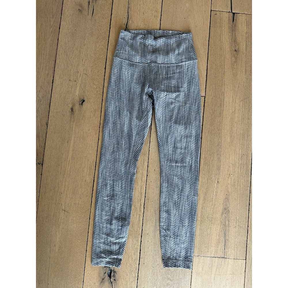 Lululemon Womens Size 4 Gray Chevron Leggings Full Length Yoga Athletic Pants